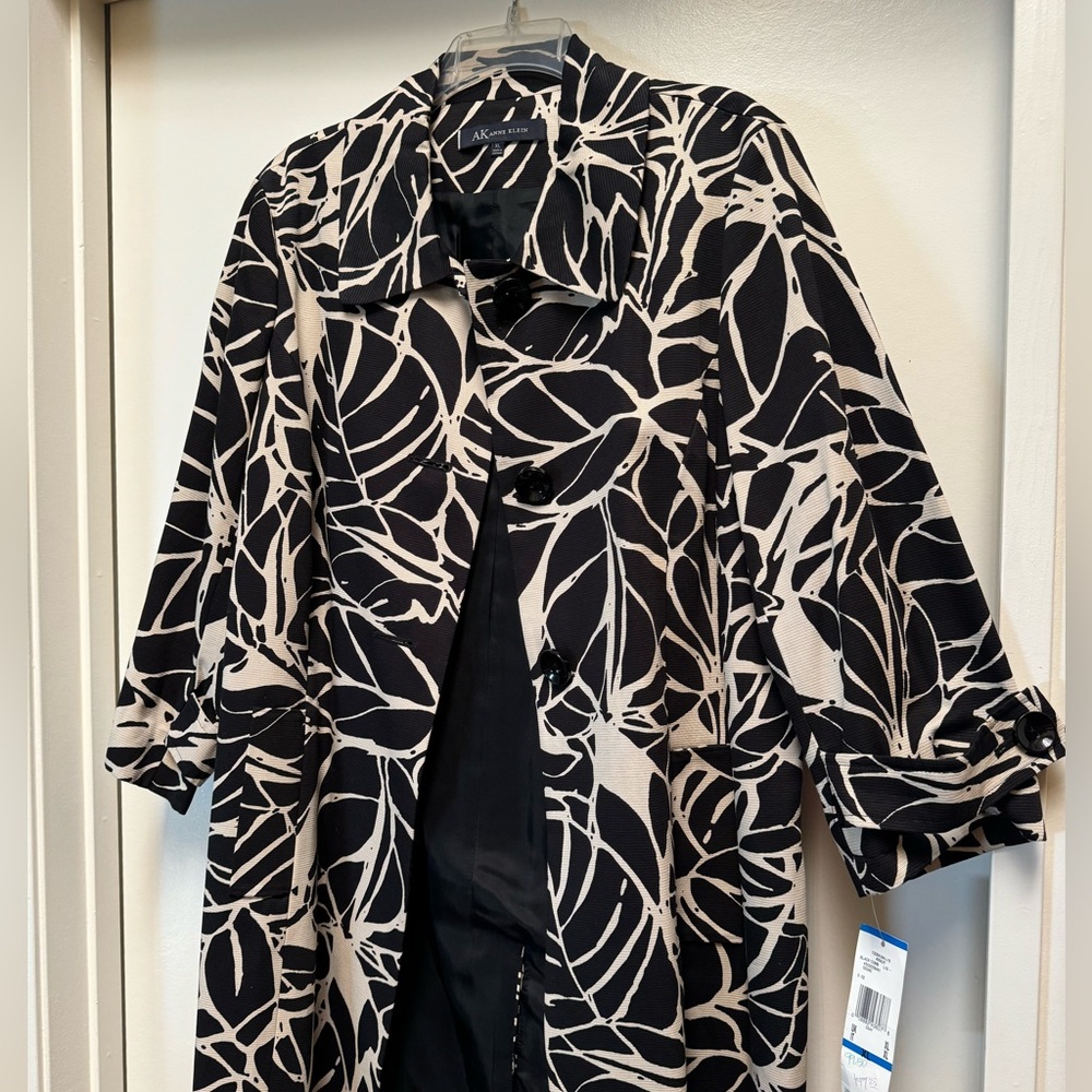 ANNE KLEIN classic long black & beige jacket